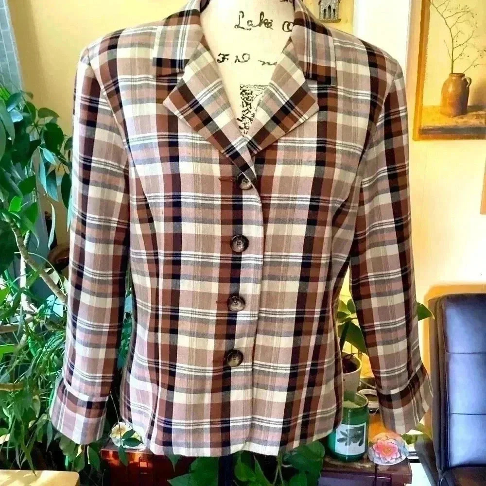 Dress barn blazer women , linen blend brown& white plaid soft blazer Size Medium